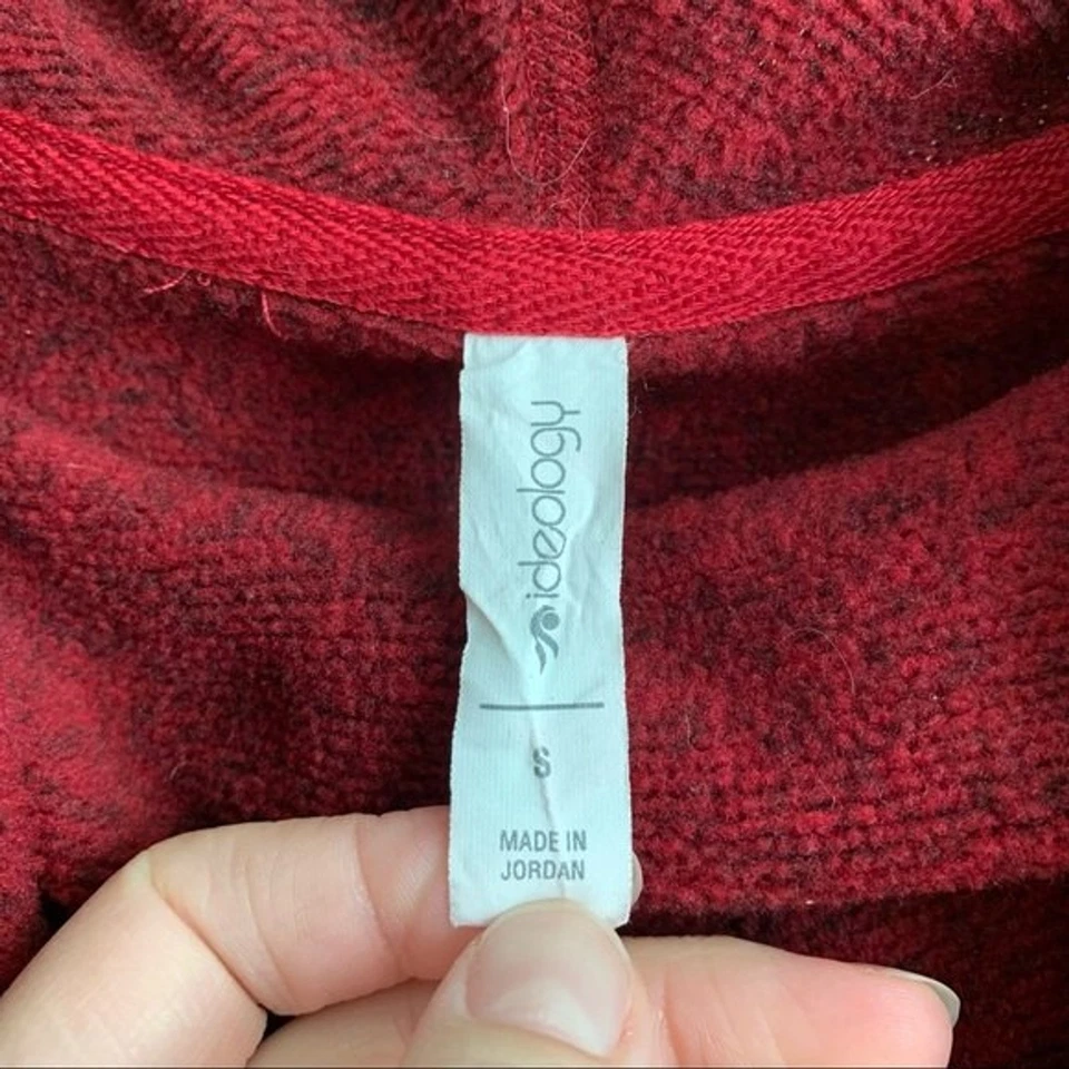 Suéter Ideology talla pequeña rojo y negro manga larga cuello capucha nuevo sin etiquetas  Foto 4 de 4