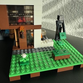 Lego 21134 Minecraft: The Waterfall Base (missing 2 pieces)