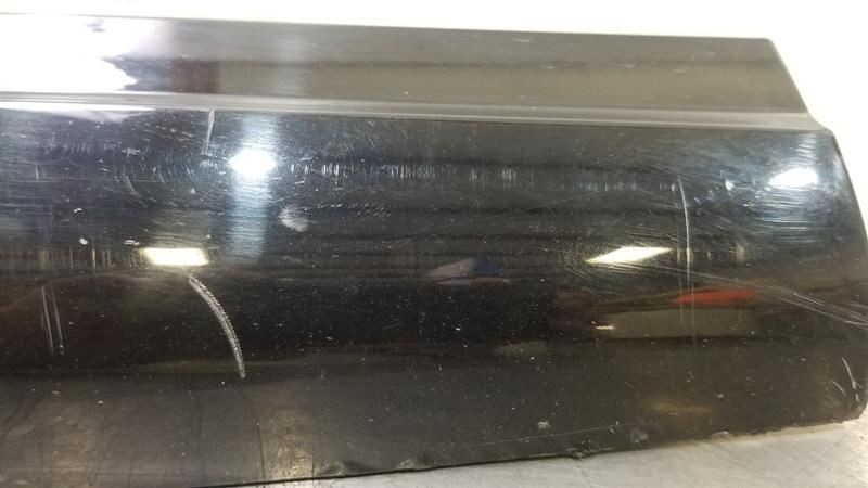 19 2019 MASERATI LEVANTE OEM FRONT DOOR MOULDING BLACK PASSENGER RIGHT 670035235