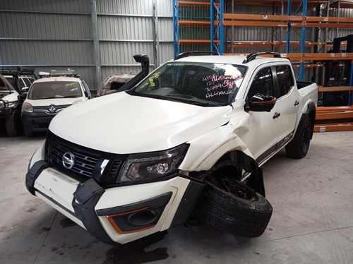 NISSAN NAVARA PAIR PLASTIC AIR GUIDS NP300, 05/15 - Picture 5 of 8
