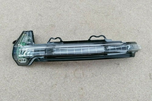 Orig Audi A4 S4 RS4 A5S5 RS5 LED-Spiegelblinker Blinkerleuchte links 8W0949101