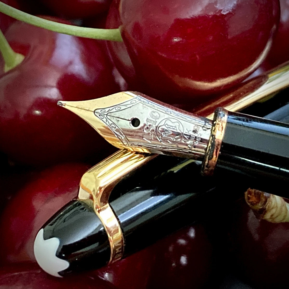 Montblanc Meisterstuck Fountain Pen, No.146 14K 4810 585 M Nib w