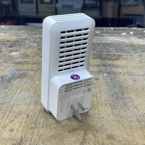 Refurbished NETGEAR AX1600 WiFi 6 Mesh Wall Plug Range Extender EAX12 - Picture 2 of 3