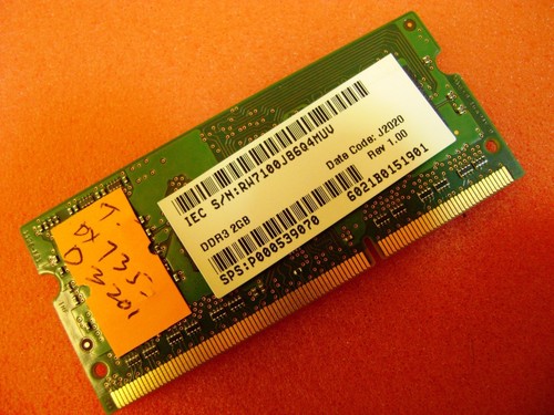 Toshiba Satellite DX735 DX735-D3201 AIO PC 4 GB 2X2 GB SODIMM PC10600 memoria - Foto 5 di 8
