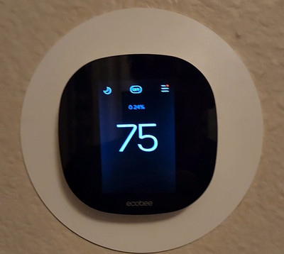 ecobee3 lite Smart Thermostat Black (EB-STATE3LT-02) Right