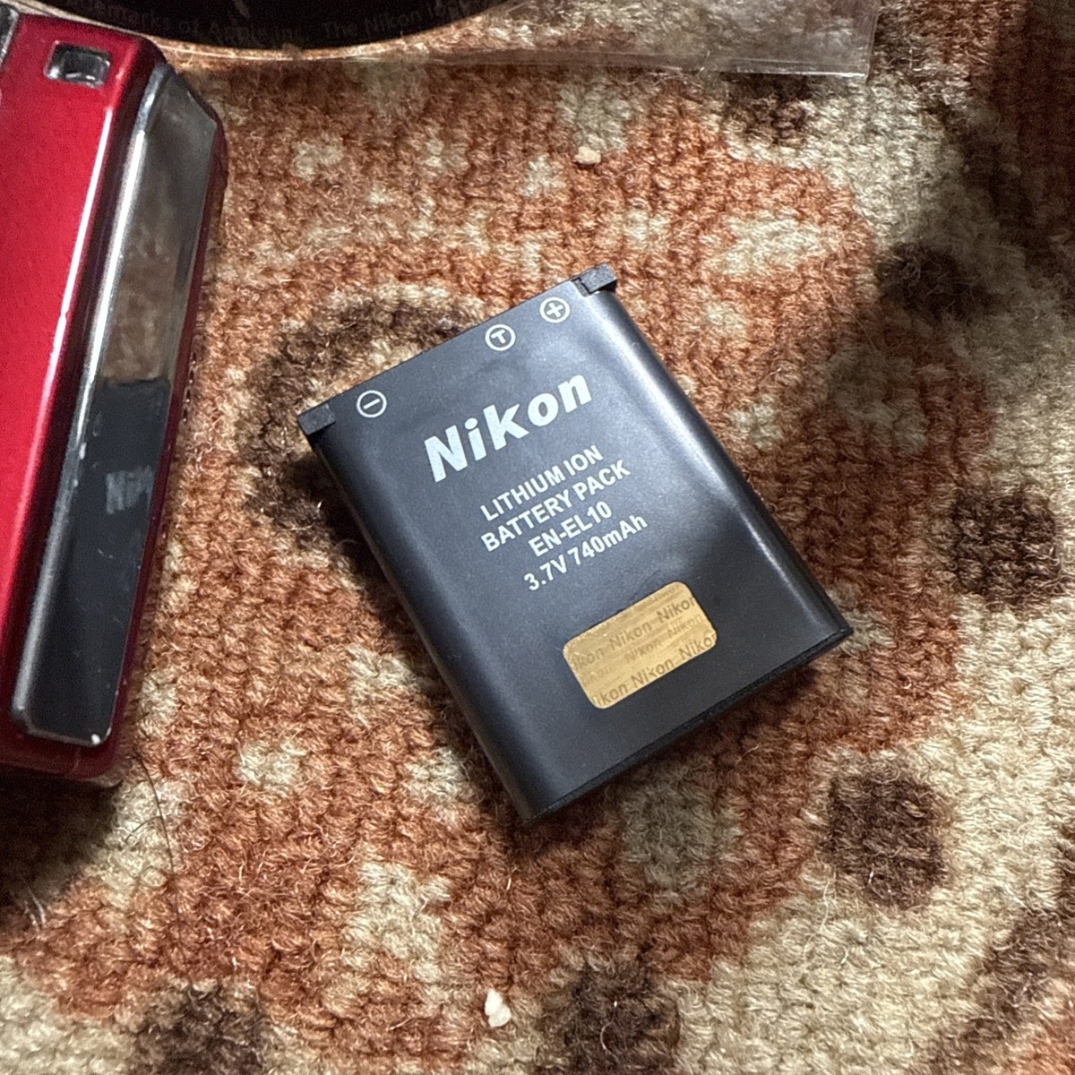 Nikon COOLPIX S60 10.0MP Digital Camera - Crimson red for
