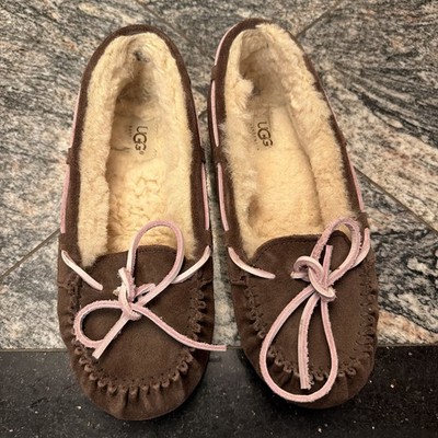 UGG Dakota Slippers Moccasins Dark Brown Espresso Suede Shearling Fur Women s 6