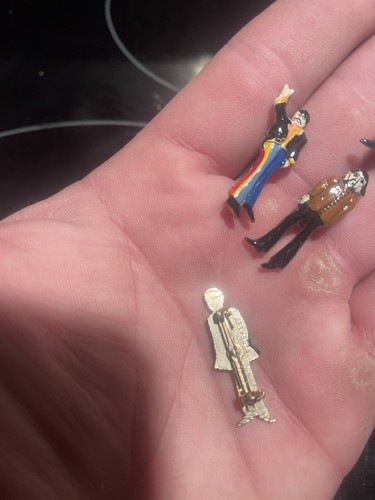 THE BEATLES FAB FOUR Late 60’s Early 70’s Sergeant Peppers Emaille Pins - Bild 3 von 3