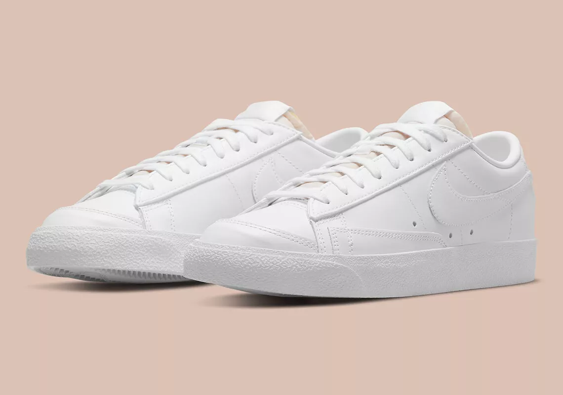 Nike blazer hotsell triple white