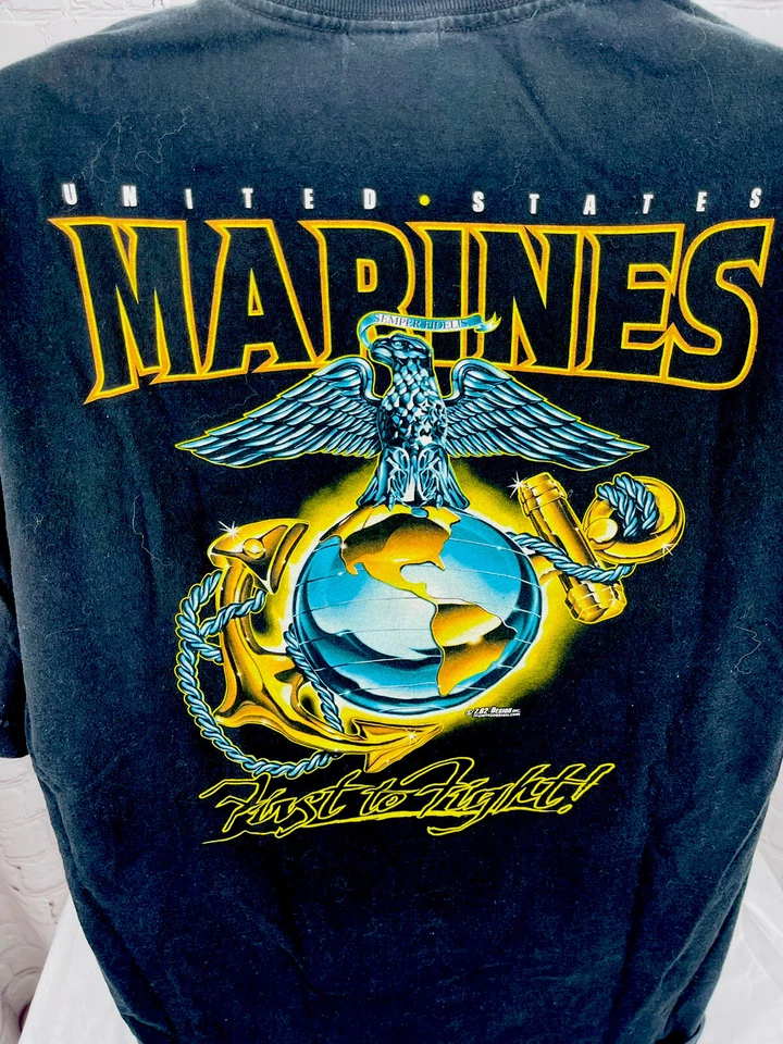 7.62 Diseños USA Azul Marino Manga Corta Cuello Redondo 2008 Doble Cara Camiseta para Hombres Y2K Foto 2 de 4