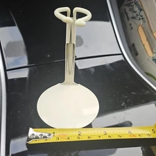 Kemper DOLL STAND LIGHT TAN COLOR METAL COATED WIRE  3" Base/Height 4"-6"