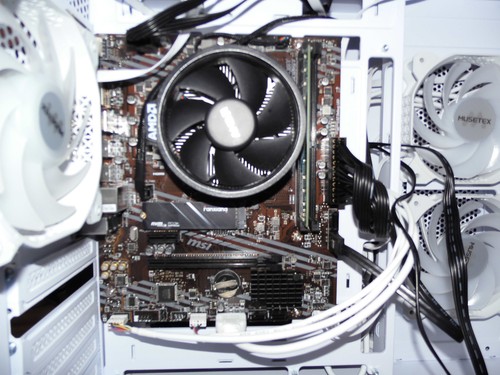 AMD Bundle (Mainboard + CPU + RAM Speicher) - Bild 7 von 11