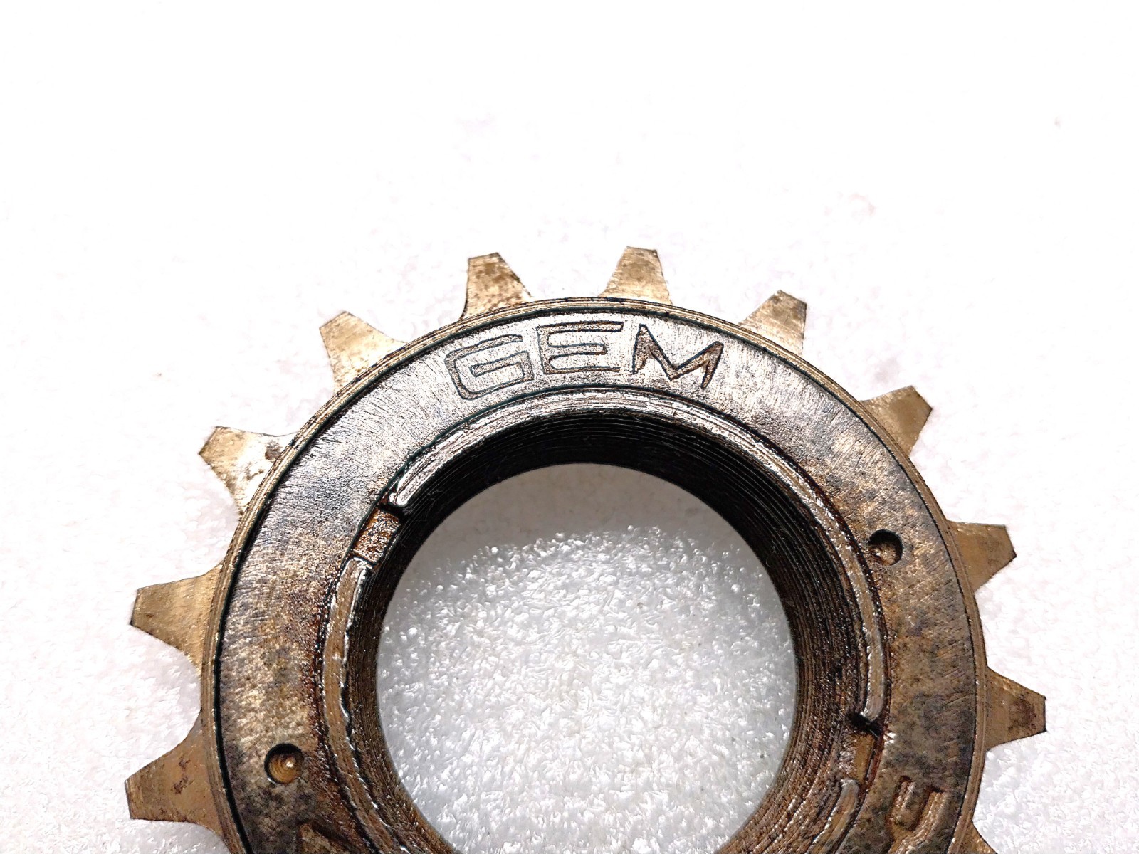 Pignon de roue libre GEM 16 dents pour mobylette Peugeot 103 et Motobécane AV88