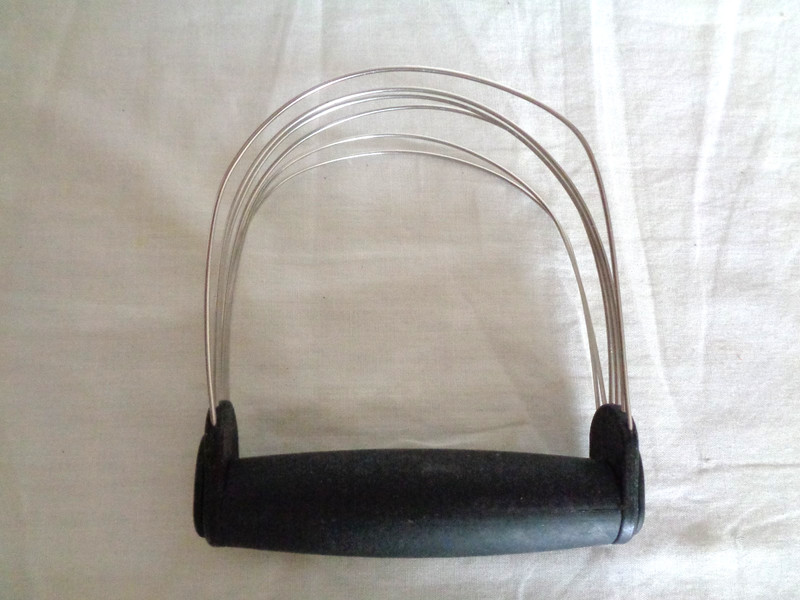 Wire Pastry Dough Masher/Kneader Rubber handle. (#6578).