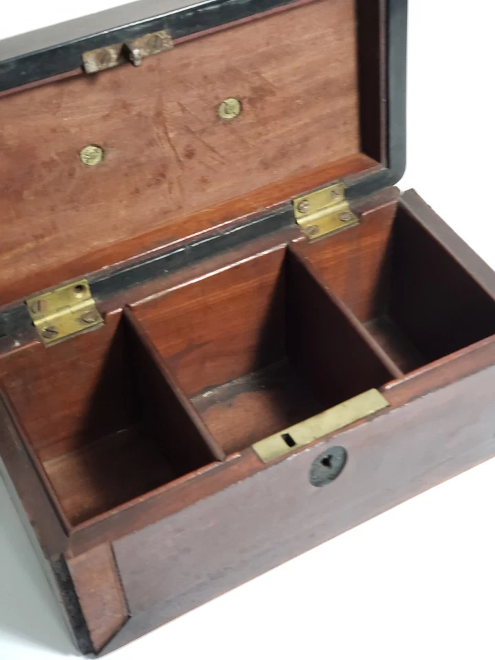 Carrito de té georgiano, alrededor de 1790, caja de madera de caoba Foto 2 de 4