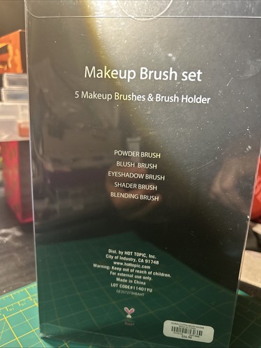 makeup brush set and Brush Holder Black Coffin Rare Collectible 5 Pcs Hot Topic - Picture 3 of 6