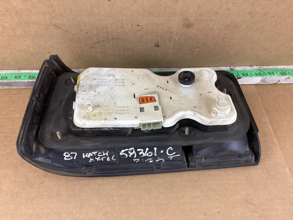 Conjunto de luz trasera derecha del lado del pasajero Hyundai Excel 1986-1989 Foto 4 de 4