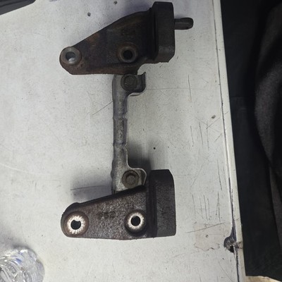 94-01 ACURA INTEGRA LS GS RS B18B1 UPPER & LOWER POWER STEERING BRACKET OEM