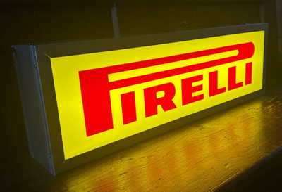Pirelli Reifen Händler Showroom Leuchtschild extrem selten Reifen Display