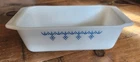 Vintage Pyrex 913 Ovenware Baking Loaf Pan White Blue Snowflake Garland Design