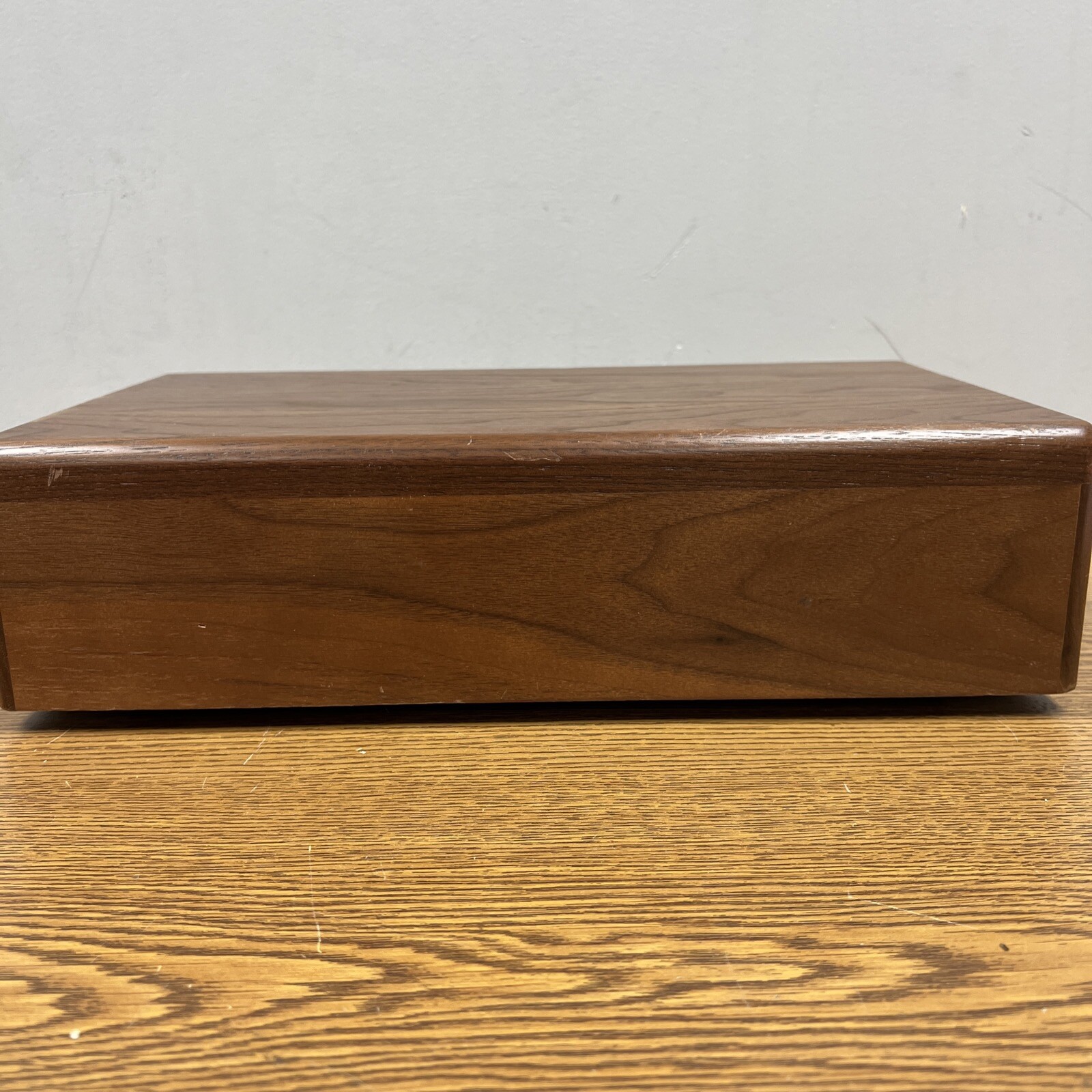 Quizzer! Plus Real Wood Quizzing HUB Battery and AC