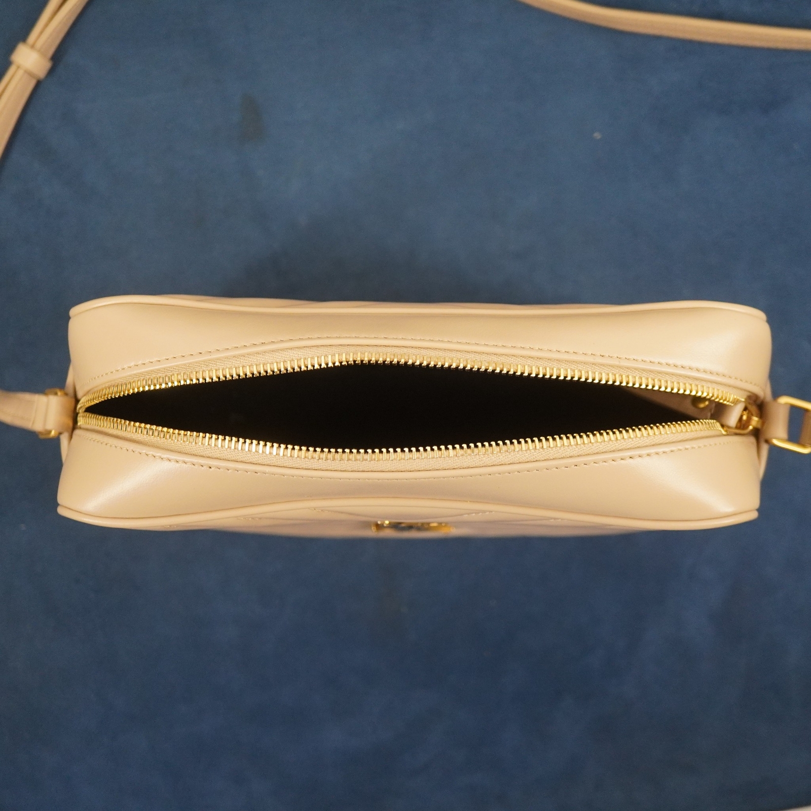 SAINT LAURENT Borsa fotocamera Lou Medium YSL con tasca in pelle trapuntata spedizione gratuita USA