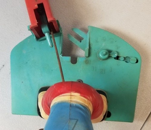 VINTAGE 1940'S GYM TOY WORKOUT GUY 54 F - Picture 4 of 7