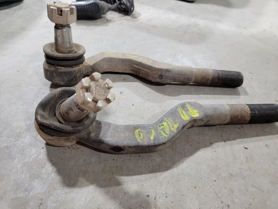 Toyota Tacoma 1999 extremos exteriores de barra de amarre izquierda derecha dirección Tierod Foto 3 de 4