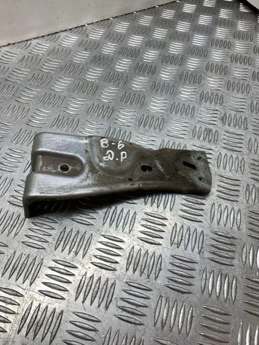 VW PASSAT B6 3C2 Kotflügelhalter vorne rechts 3C0821142 2.00 Dies