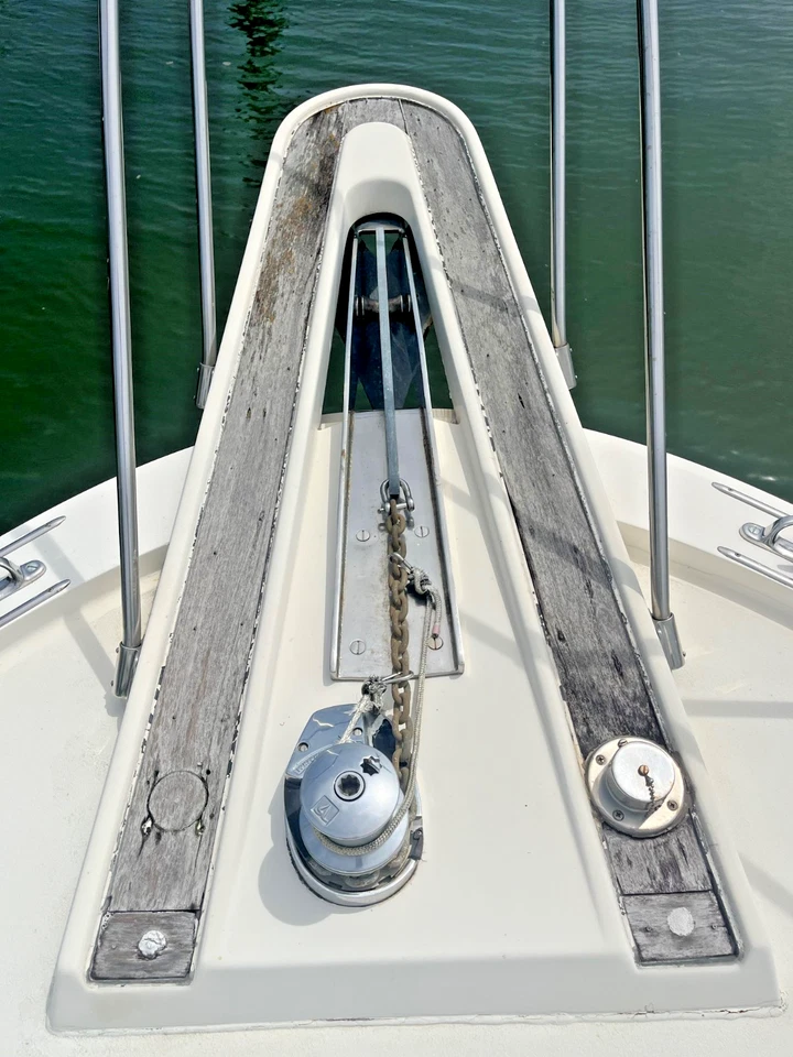 1985 Hatteras 45 Convertible Twin Detroit Diesel NO RESERVE - Image 3 of 4