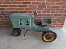 Vintage John Deere 10 Pedal Tractor 4 hole eska original #4