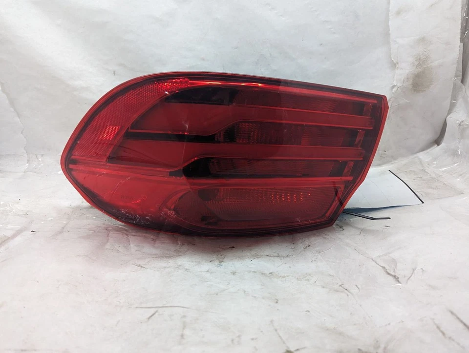 Крепление на четверть панели заднего фонаря для пассажира подходит для BMW M4 15–17 годов выпуска, 63217296100 - Изображение 2 из 4