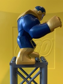 MINT Genuine LEGO Marvel Large Figure Thanos, exclusive to set 76049-1