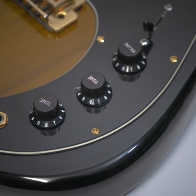 Burns Marquee Club Series - Electric Guitar with Gigbag - Sunburst