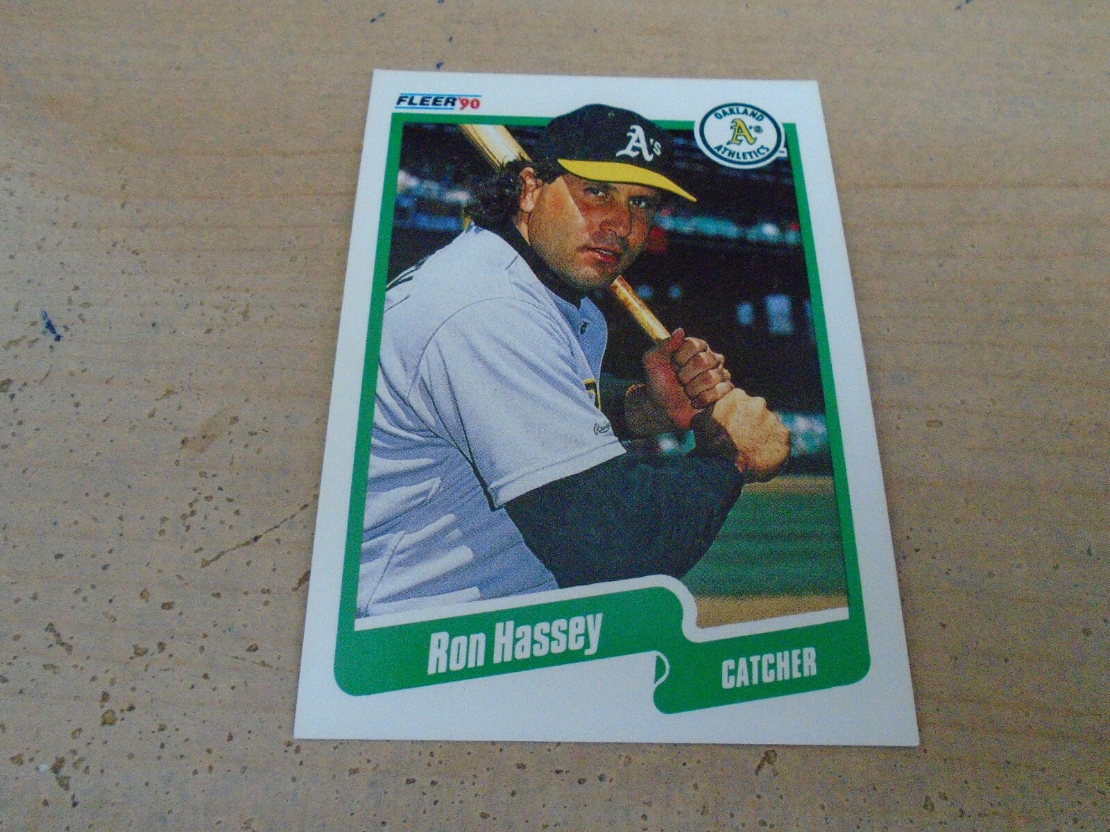 1990 FLEER CANADIAN BASEBALL CARDS  / 8 RON HASSEY OAKLAND ATHELETICS