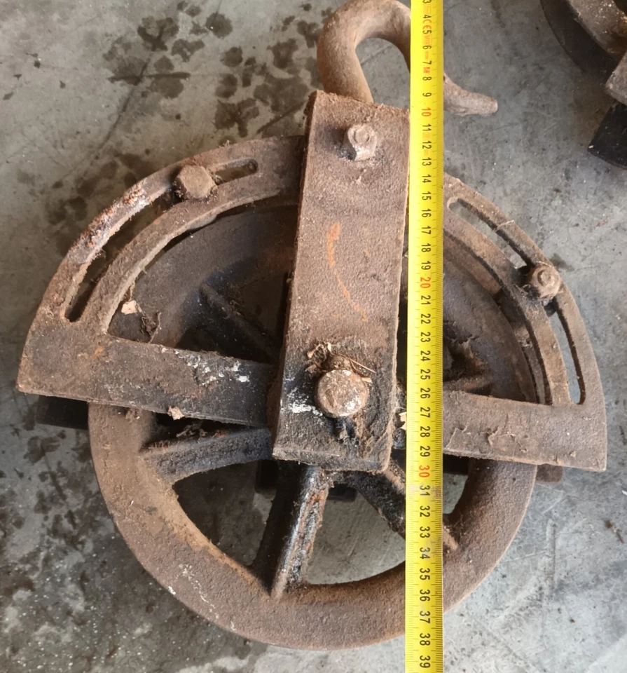 ancienne Poulie avec crochet atelier usine industriel deco loft - Photo 2/3