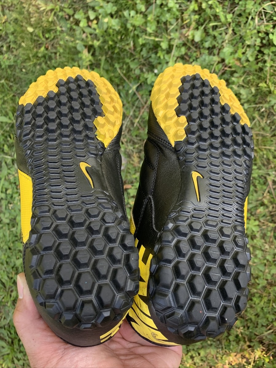 Nike Mens Rare Nike5 Bomba TF BUMBLEBEE Yellow Black Indoor Shoes