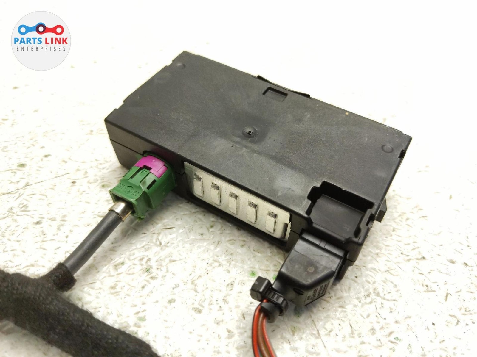 2016-20 BENTLEY BENTAYGA CENTER CONSOLE AUX USB SOCKET POWER OUTLET ASSEMBLY
