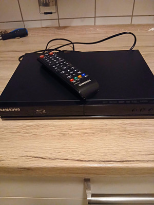 Samsung BD-J4500R Blu-ray Player Schwarz mit Fernbedienung, HDMI, Blu-ray Disc