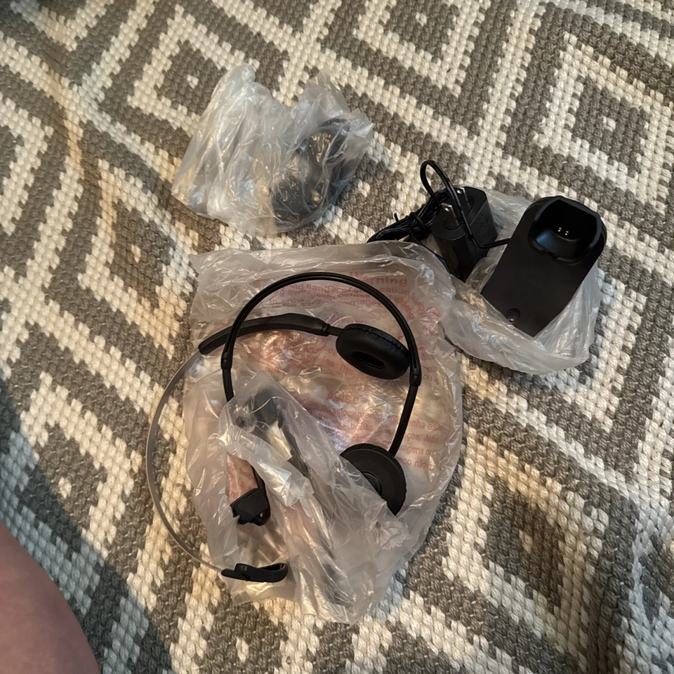 VTech VH6102 ErisTerminal SIP DECT Cordless Headset 80-0817-00 Up to 500 feet - Image 3 of 3