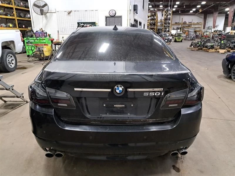 Sku 550i 2011 Sku #3993605 puntal lateral pasajero Rh Foto 3 de 4