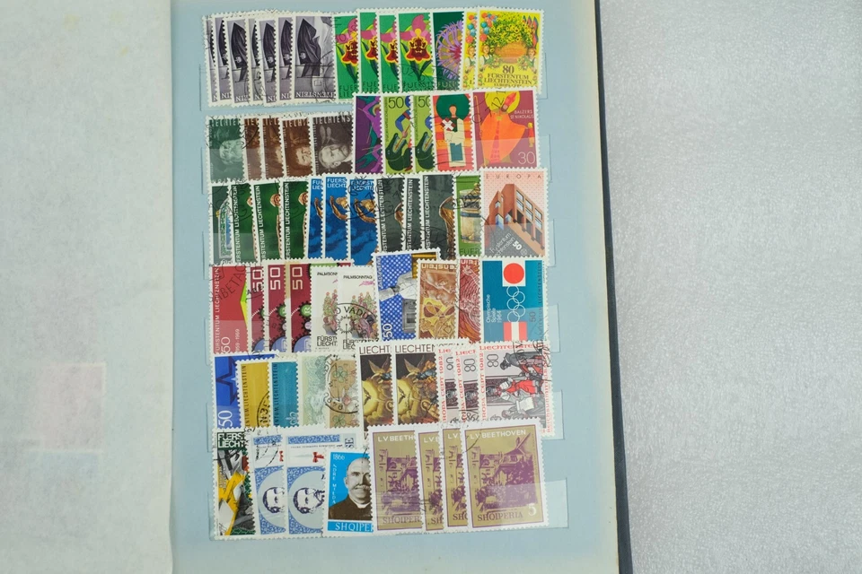 Lote de colecciones de sellos de todo el mundo álbum vintage raro clásico antiguo genuino Foto 3 de 4