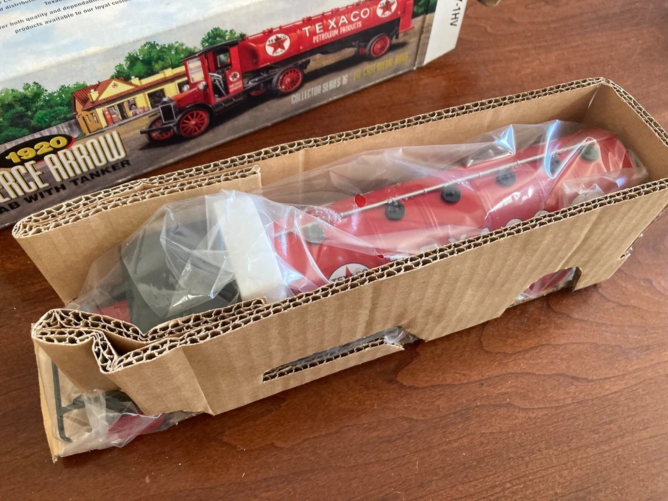 Toy Trucks 1920 Texaco Pierce Arrow Cab with Tanker Die Cast Metal Bank - Image 4 of 4