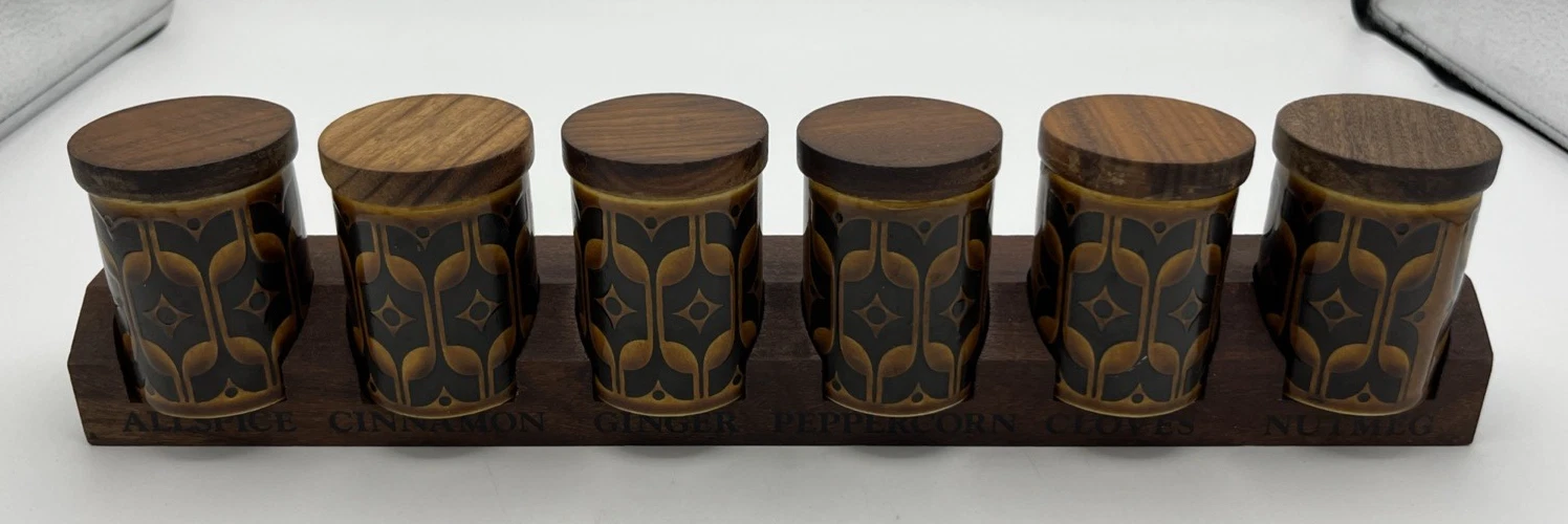 1973 Hornsea Heirloom Spice Rack 6 Jars