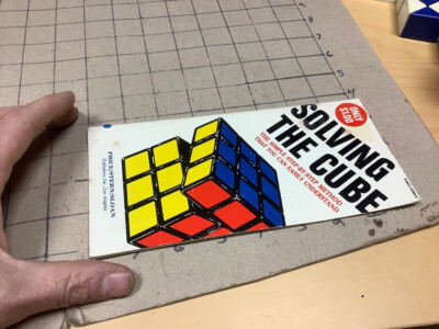 Rubik puzzle -- book -- SOLVING THE CUBE - 1981 -