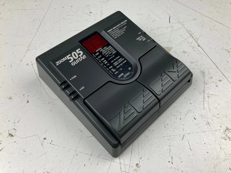 USED Zoom 505 multi-effects processor w. box - image 3 of 4