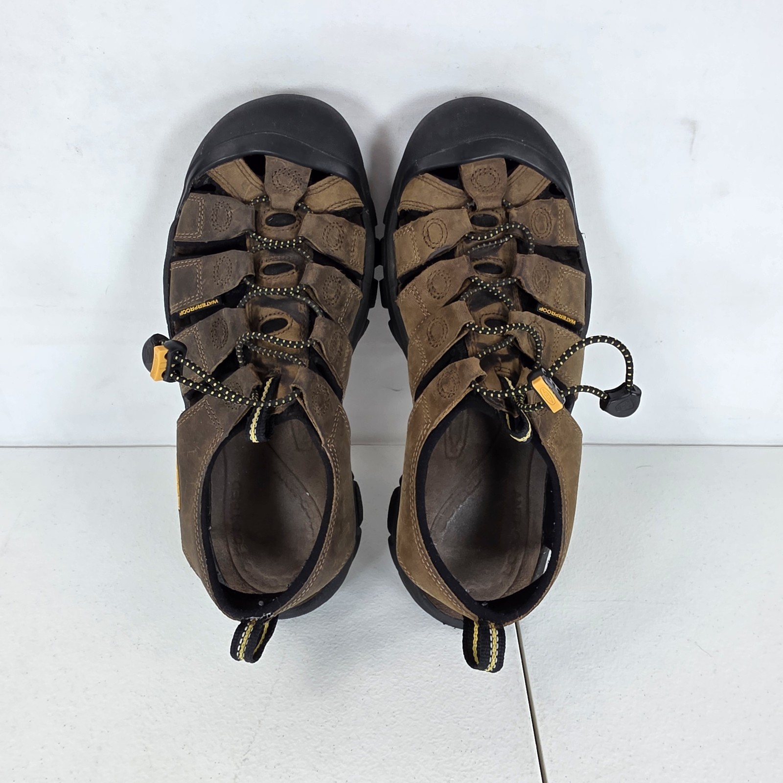 Sandali Keen Newport H2 impermeabili punta chiusa trail escursionismo marroni da uomo taglia 9