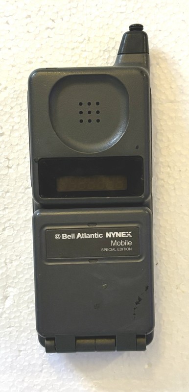 Motorola Model: 340198NR8A Cellular Phone Vintage Bell Atlantic Special Edition