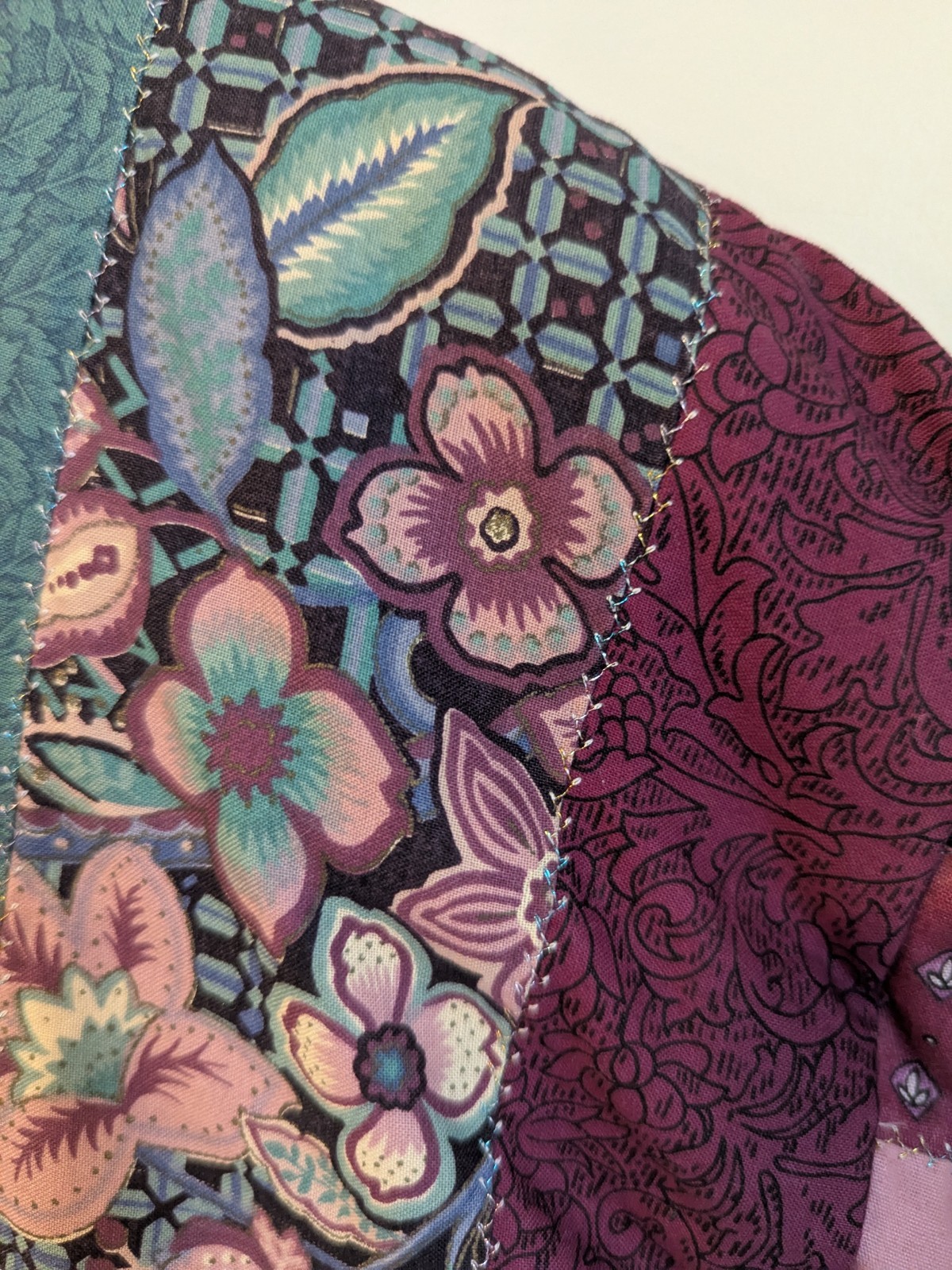 Vtg Unique Handmade Patchwork Quilt Batwing Jacke… - image 15