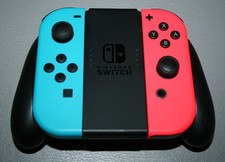 2 JOY CON - ORIGINAL - NEON BLAU/ROT MIT HALT...